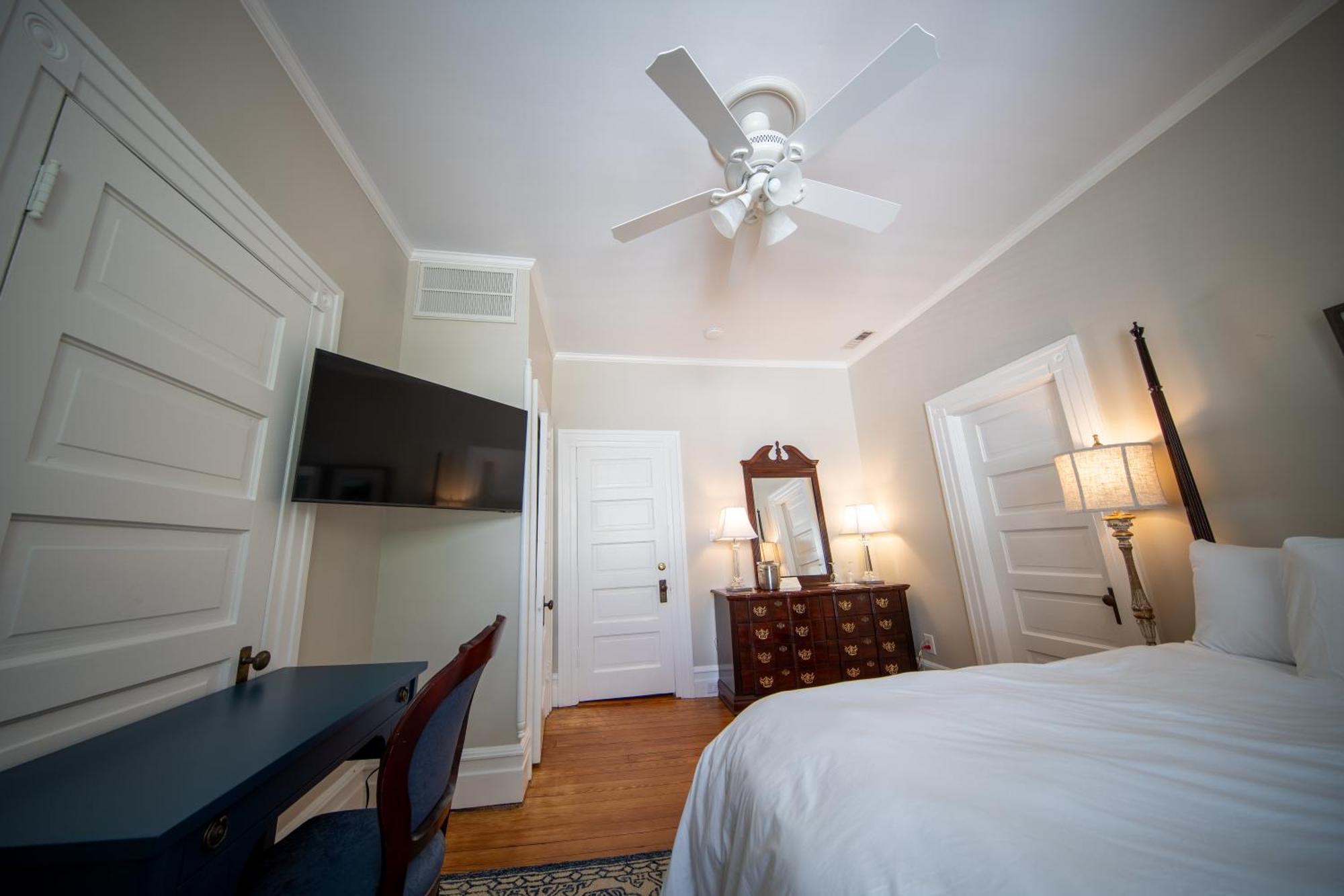 The Edenton Collection-Captain'S Quarters Inn Rum bild
